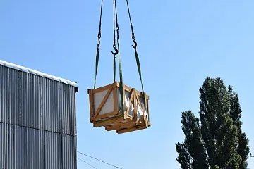 Большое поступление бежевого мрамора из Омана