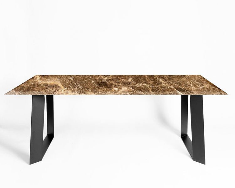 Кухонный стол из коричневого мрамора